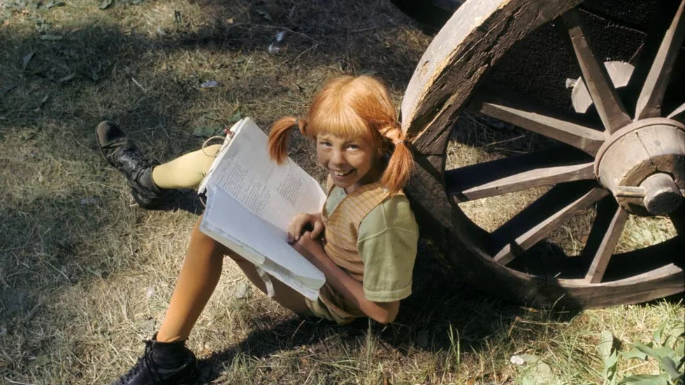 Duktiga flickor. Pippi Långstrump, som fyller 70 år i dagarna, sägs vara mer populär än den duktiga Annika. Men gäller det även utanför litteraturen? På bilden skådespelaren Inger Nilsson.