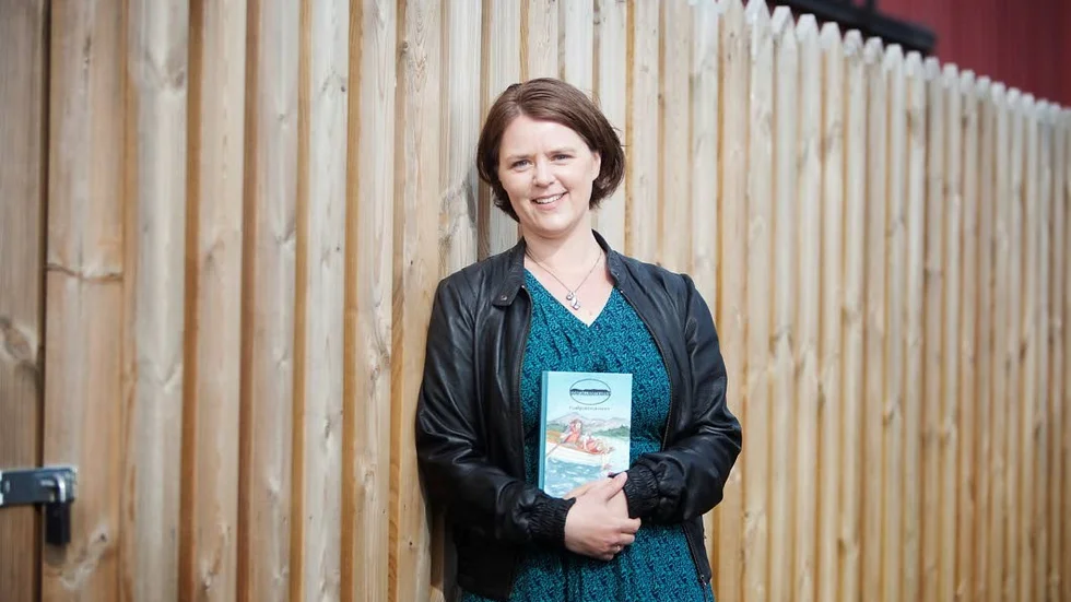 Eva Ludvigsen utkommer med barnboken Flaskpostmusteriet och ungdomsboken "Var det inte värre än så här".