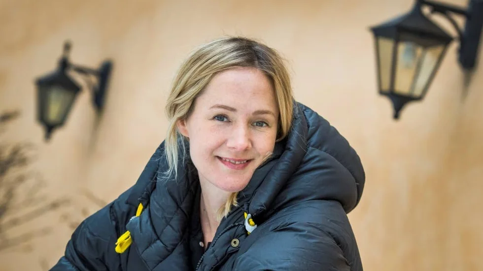 Lina Thomsgård ligger bakom podcasten ”Dumma människor” tillsammans med Björn Hedensjö.
