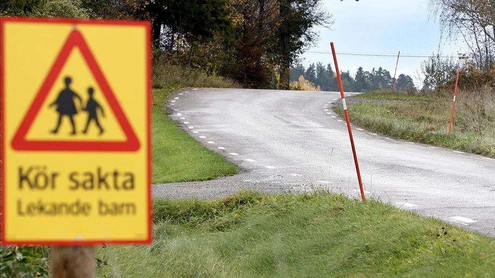 Runt 100 vägföreningar berörs när det kommunala stödet tas bort i Heby. Sammanlagt sköter de 32 mil väg.