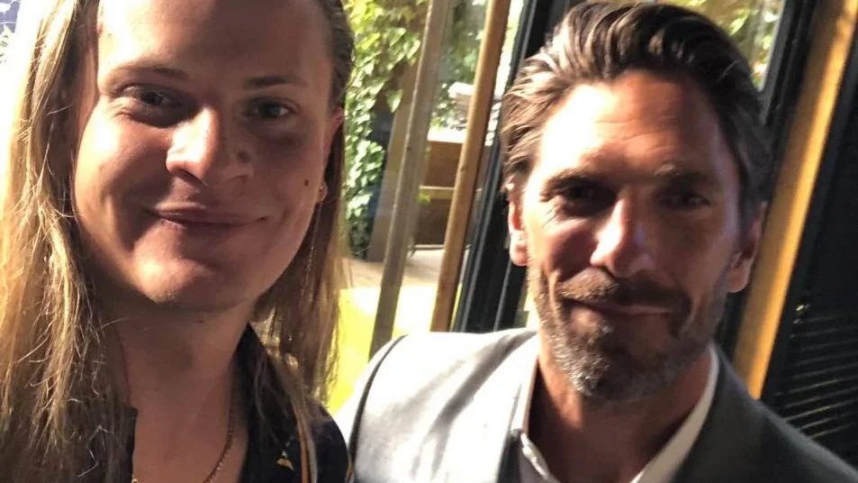 Viktor Carlfors från USSS tillsammans med Henrik Lundqvist.