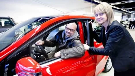 Karin Arnell-Nilsson och kunden Kjell Lindström