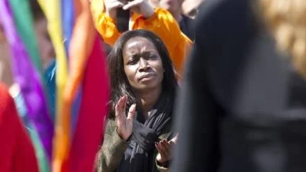 Nyamko Sabuni var dragplåster i LUF-prideparaden.