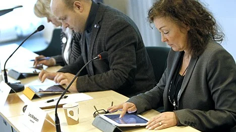 Mohamad Hassan och Lena Winterbom under mötet.