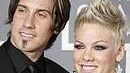 Carey Hart och Pink på Grammygalan för nästan exakt ett år sedan. Nu går paret skilda vägar.