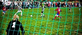 Överraskande fotbollsfest på Ekebyvallen
