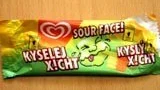 Omslagspappret till Sour Face varnar för den extra sura glassen. På hemsidan varnar man för glassens extremt sura finger som får den tuffaste av tuffa att grimasera.