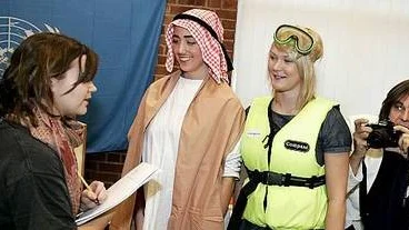 I rollspelet var Rebecka Mårtensson reporter. Elin Zetterberg representerade Saudiarabien och Agnes Nordlund Greenpeace. Läraren Tommy Junemar spelade fotograf.