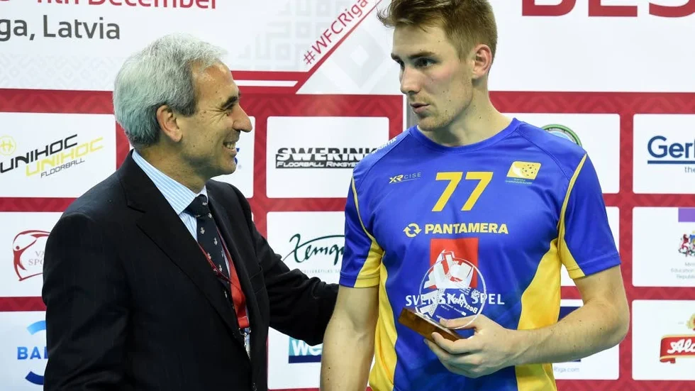 Tobias Gustafsson spelar för att vinna VM-guld med Sverige i december.