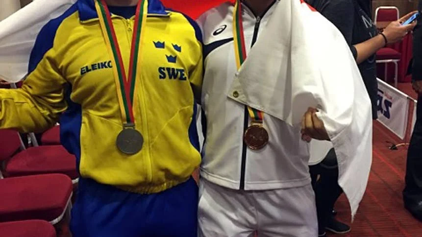 VM-Medaljörer. Alexander Eriksson och japanen Yosuke Kyuthi.