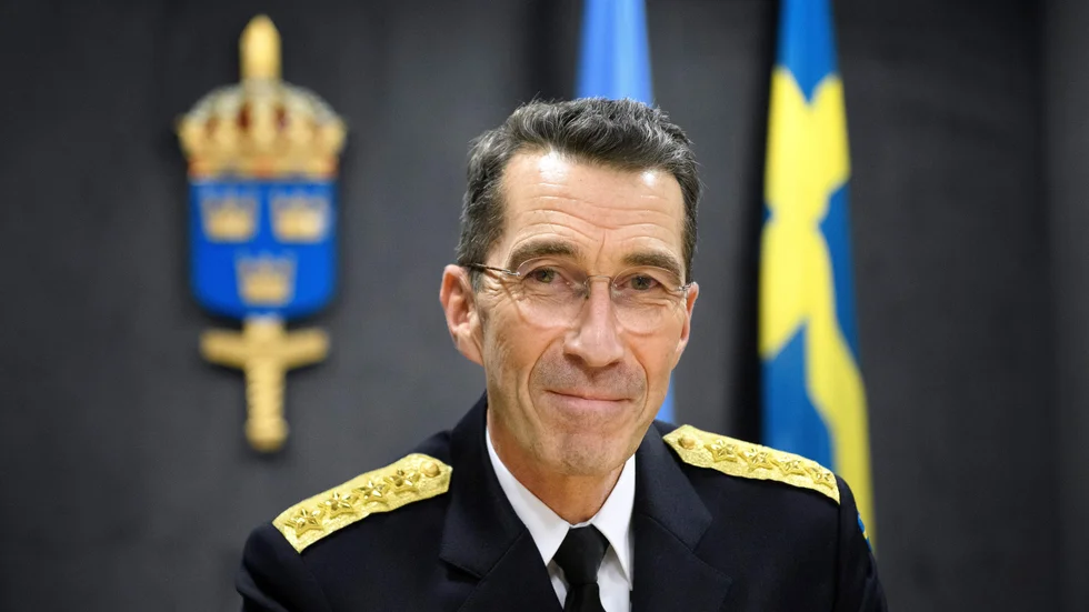 ÖB Micael Bydén och försvaret som han är chef för förtjänar att finansieras utan särskilda beredskapsskatter.