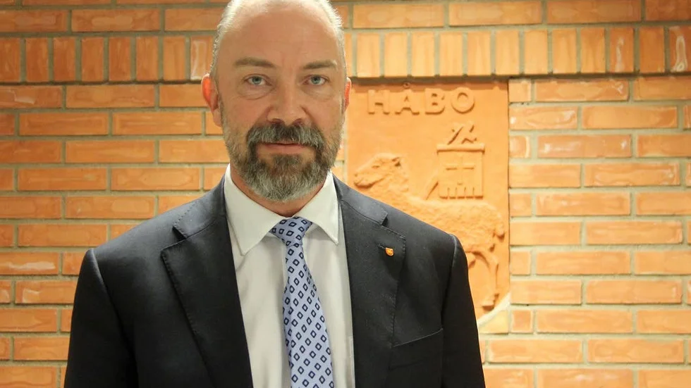 Tobias Arvidsson, kommundirektör i Håbo, säger att kommunen ligger bra till när det gäller tidsplanen för Axfood-etableringen.  "Men det är en snäv tidsram så att det finns inte utrymme för så stora förseningar".