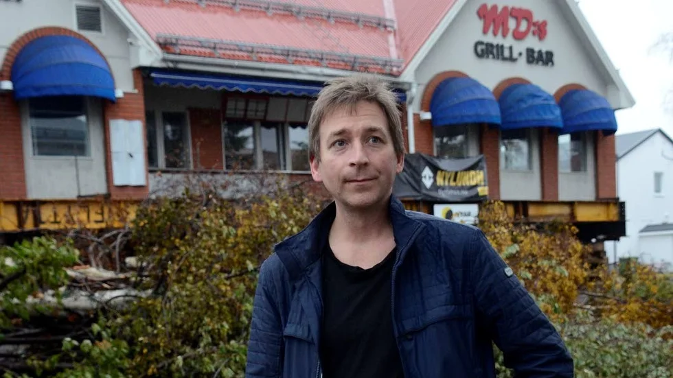 Nysatsning. Fredrik Nilsson framför det som inom kort kommer bli en drive-in och grillrestaurang.