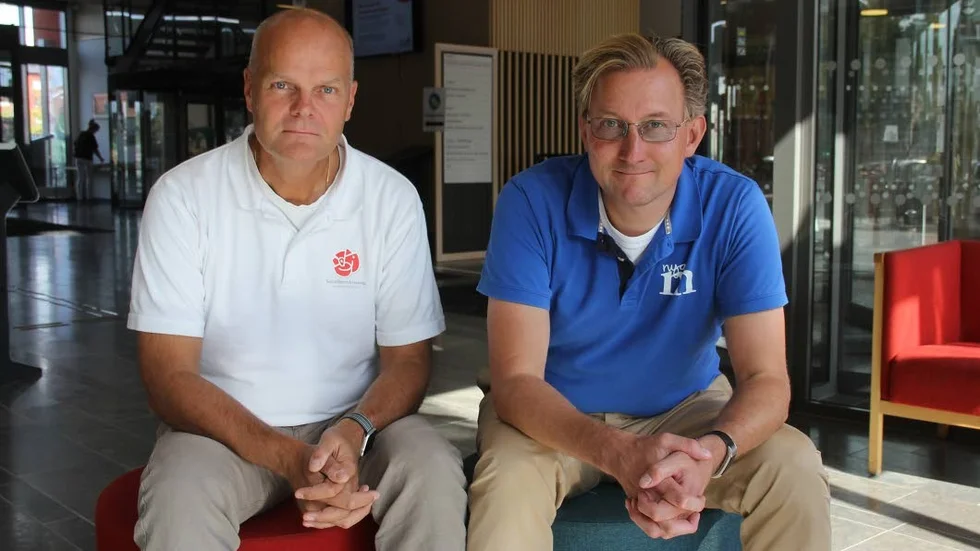Knivstas kommunalråd Peter Evansson (S) och Klas Bergström (M) väntar spänt på valresultatet. I förra valet till kommunfullmäktige knep högeralliansen majoriteten med mycket knapp marginal.