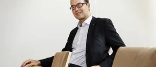 "Hanna bör lämna sina poster"