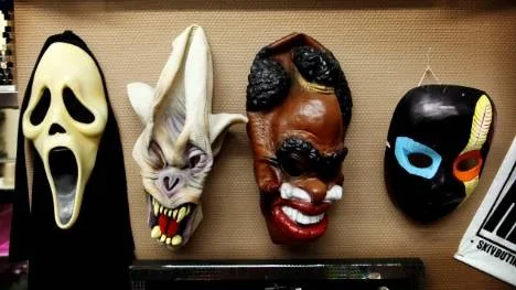 Några kvarglömda masker från tidigare Knutmasso.
