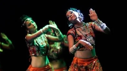 Bollywood-kväll på Svandammshallarna, indisk dans och musikshow,  gruppen "Sugar N Spice".