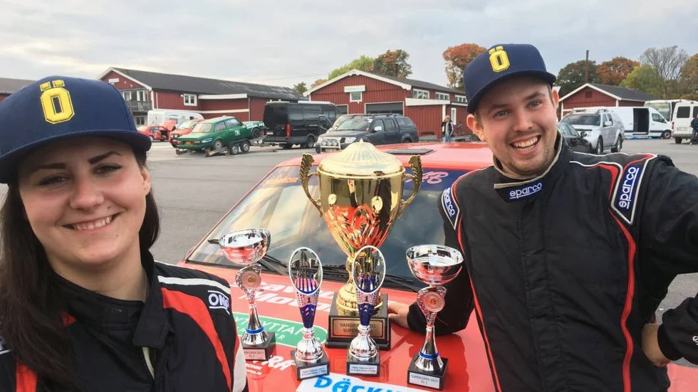 Segerduo.  Jessica Larsson och Emil Karlsson vinner det mesta just nu.