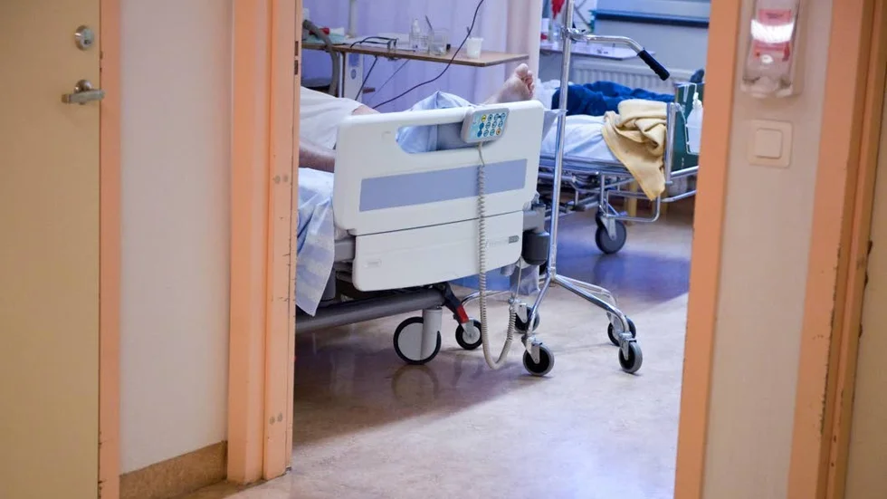 Utskrivning. Samverkan mellan olika vårdaktörer ska korta tiderna som patienterna är inneliggande för vård och där de istället kan vårdas i hemmet.