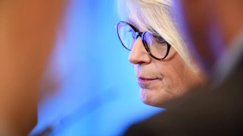 Generar sig inte. Elisabeth Svantesson (M) förenklar grovt om ”invandringens kostnader”.
