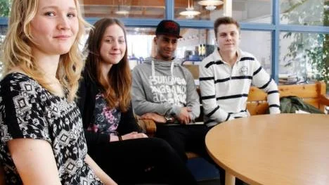 Lovisa Orebrand, Jenny Pettersson, Yusef Bilal och Eric Widén i årskurs 2 på Bruksgymnasiet i Gimo.