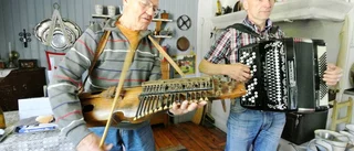 Musiken lever i smedsstugan