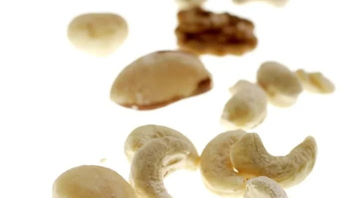 Nötkonsumtionen, i synnerhet av cashewnötter, har stigit kraftigt i Sverige under senare år. Samtidigt har svårare allergiska reaktioner mot cashewnötter hos barn blivit vanligare.