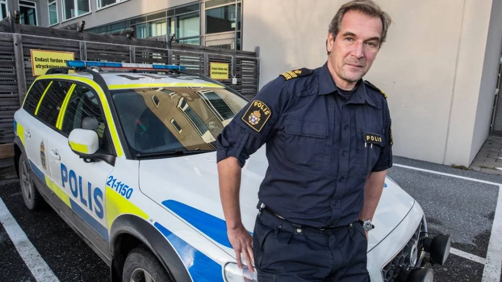 Daniel Larsson, polis