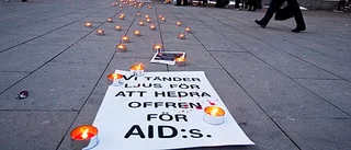 Tända ljus på aidsdagen
