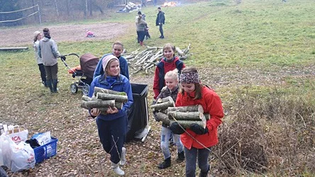 Sara Petersen, Kristin Mineur och Malin Mine högg i.