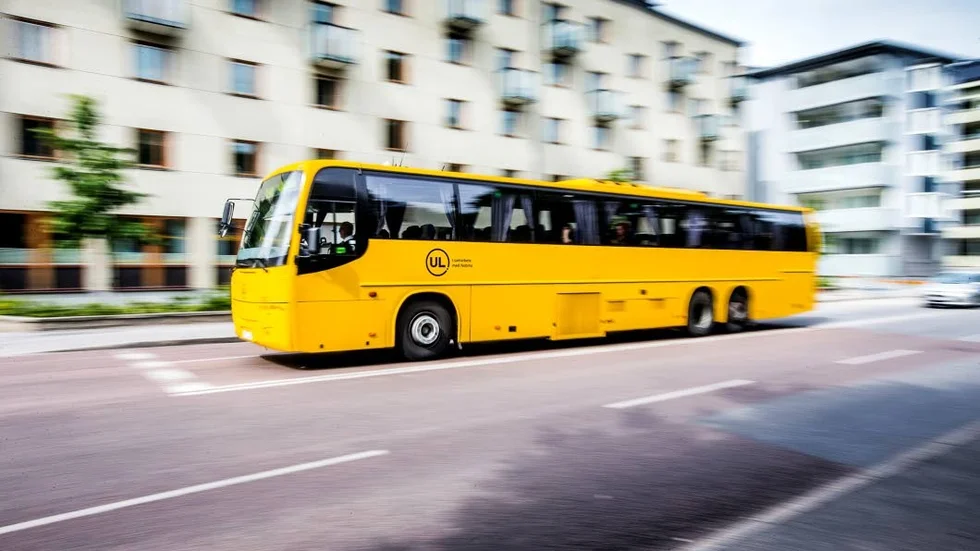 Skolbussen från Almtunaskolan har skapat problem för Madeleine Rönnblads nioåriga dotter.
