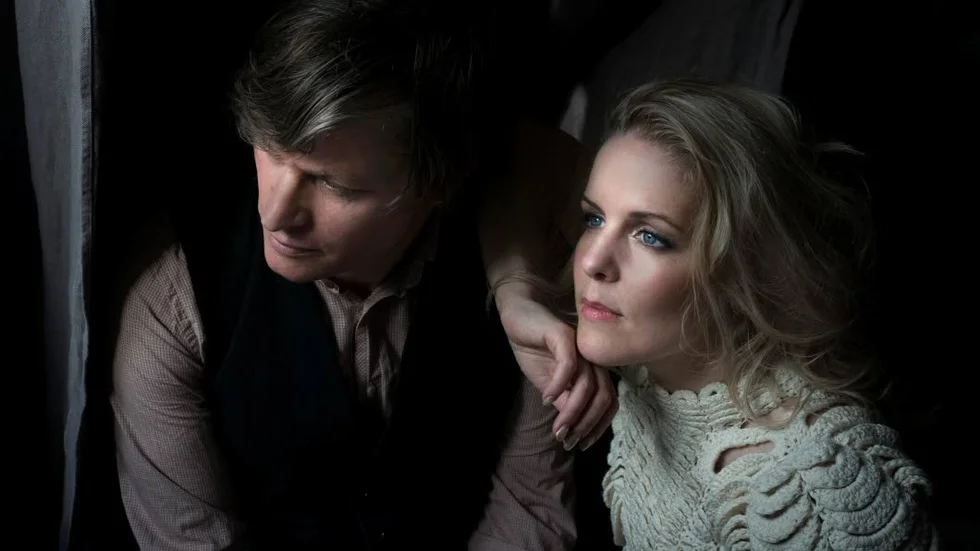 "Vinterlång". Sofia Karlsson & Martin Hederos har tillsammans med Christian Kjellvander gjort en av årets bästa jullåtar.