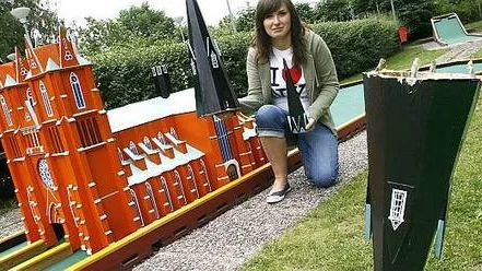 Ida Högberg fick en tråkig start på sin arbetsdag när hon fick samla upp tornen till domkyrkan.