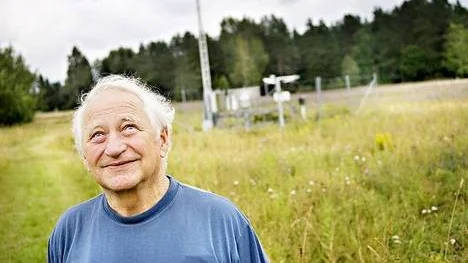 Sivert Eklund har mätt regnnivåerna i Film kyrkby utanför Österbybruk i över 25 år. I juli hade han mest regn i Uppland, men det var ända mindre än vanligt.