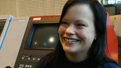 Marika Backman jobbade i hemtjänsten men ångrar inte att hon sökte till CNC-skolan på Atlas Copco.