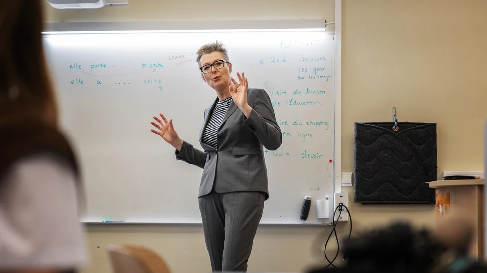 Skolminister Lina Axelsson Kihlblom bör låta sig inspireras av rapporten "Kunskapsskolans återkomst" när det gäller elevsammansättningen i den svenska grundskolan. 