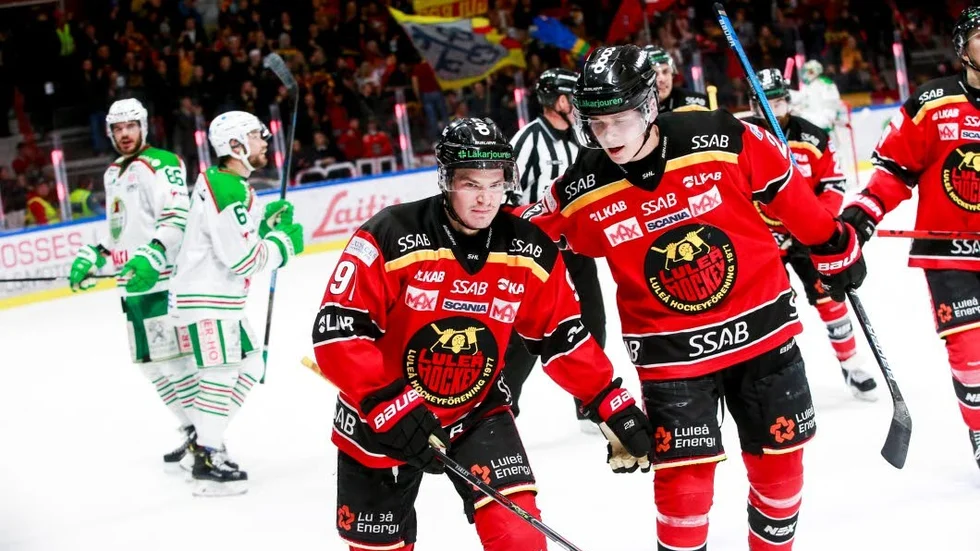 Austrin Farley missar matchen mot Oskarshamn.