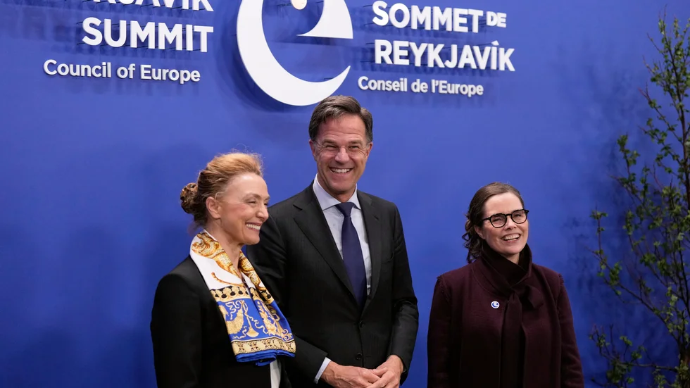 Europarådets generalsekreterare Marija Pejcinovic Buric, Nederländernas premiärminister Mark Rutte och Islands statsminister Katrín Jakobsdottír på toppmötet i Reykjavik.