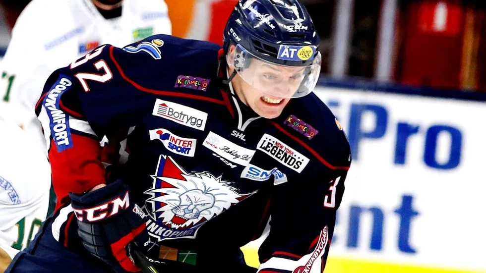 Carl Dahlström i LHC-tröjan.