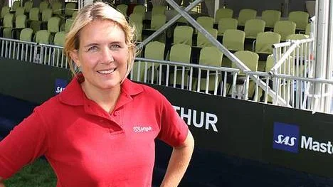 Camilla Zedendahl är vd för Sigtuna Turism och vill få många av de 100 000 besökare som väntas till Arlandastad golf i veckan att tillbringa tid och göra av med pengar i kommunen. Sigtuna kommun syns med egen monter i sponsorområdet, och på en "sky-box" vid det exklusiva 18:e hålet.