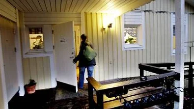 Steninge transit i Märsta är ett boende för unga under 18 som kommer ensamma till Sverige och söker asyl.