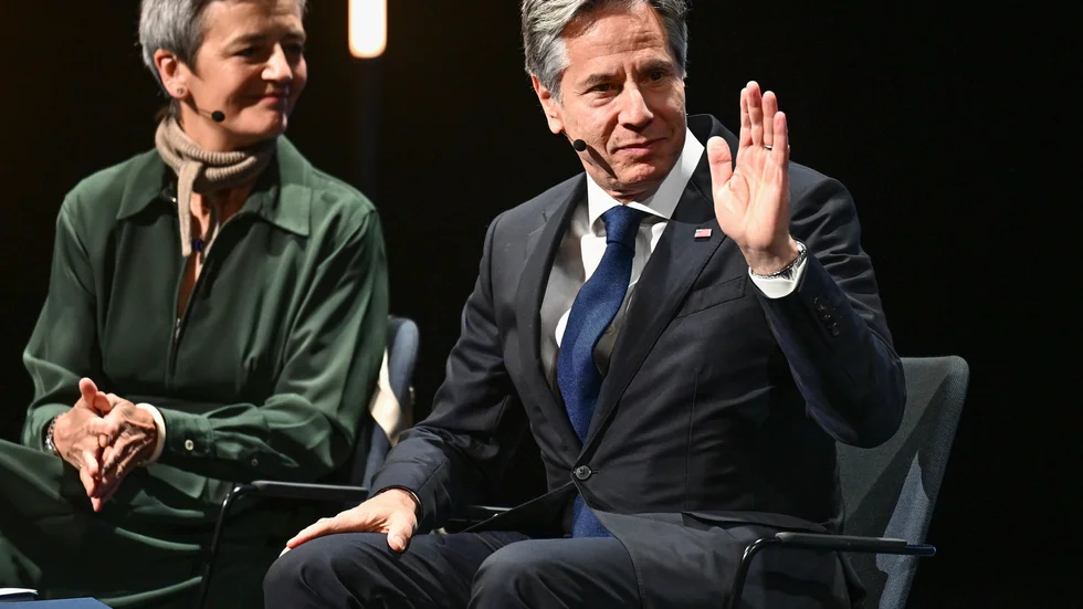 EU-kommissionären Margrethe Vestager tillsammans med USA:s utrikesminister Antony Blinken.
