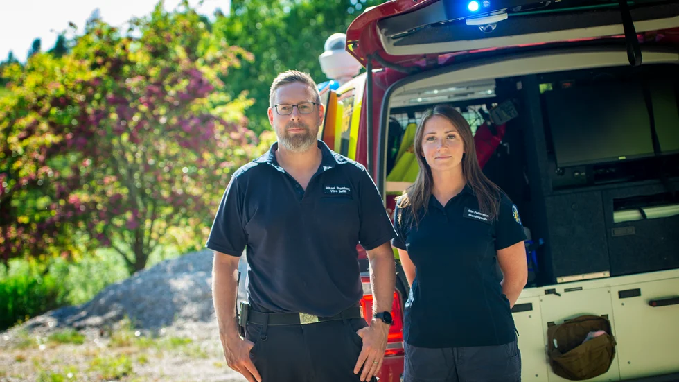 Insatsledare Mikael Blomberg och Brandingenjör Elin Pettersson på platsen.