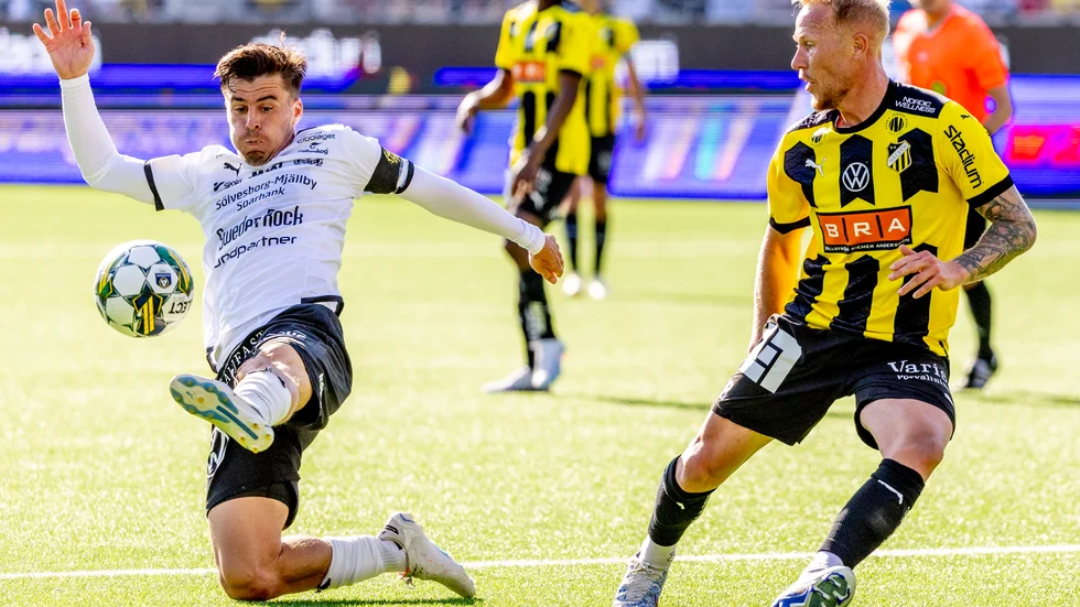 Mikkel Rygaard (höger) flögs in till den allsvenska matchen mot Mjällby.