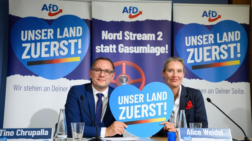 Tino Chrupalla och Alice Weidel delar partiledarskapet i Alternativ för Tyskland. Här lanserade de kampanjen "Vårt land först!" i september förra året, med ett budskap om att gasledningen Nord Stream 2 till Ryssland behövde tas i bruk. Arkivbild.