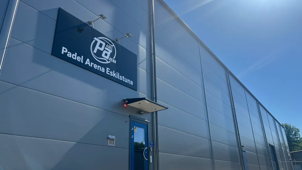 Padel arena Eskilstuna ligger i Vilsta industriområde.