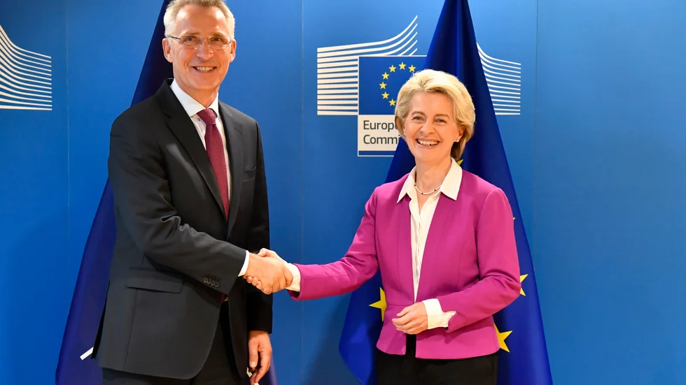 Natos generalsekreterare Jens Stoltenberg och EU-kommissionens Ursula von der Leyen. 