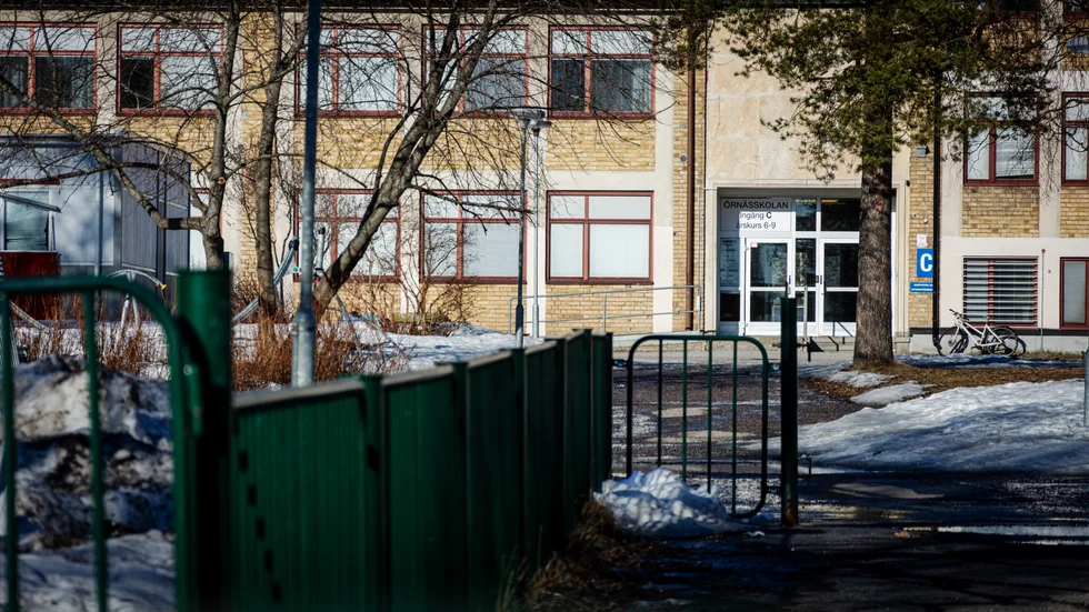 Snart två veckor har gått sedan flickan avled på en skola i Luleå. 