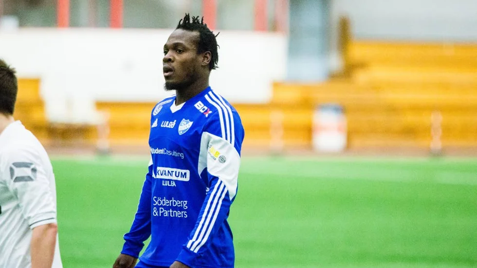 IFK-anfallaren Tetteh Komey blir borta i sex–åtta veckor.