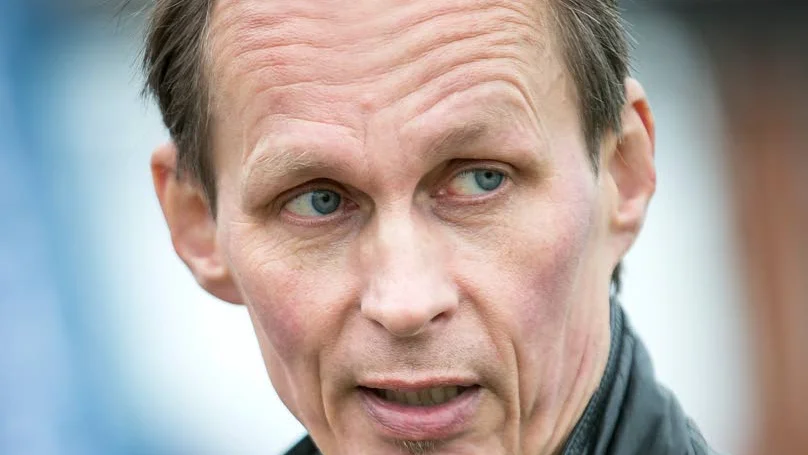 Mikael Niemi.